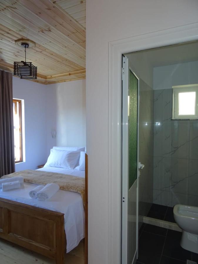 Guesthouse Riverside Berat Kültér fotó