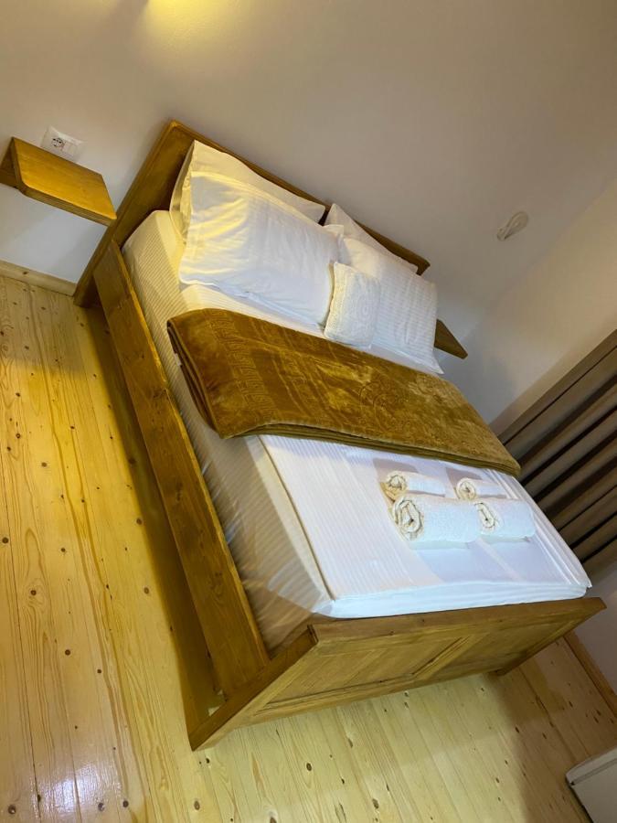 Guesthouse Riverside Berat Kültér fotó