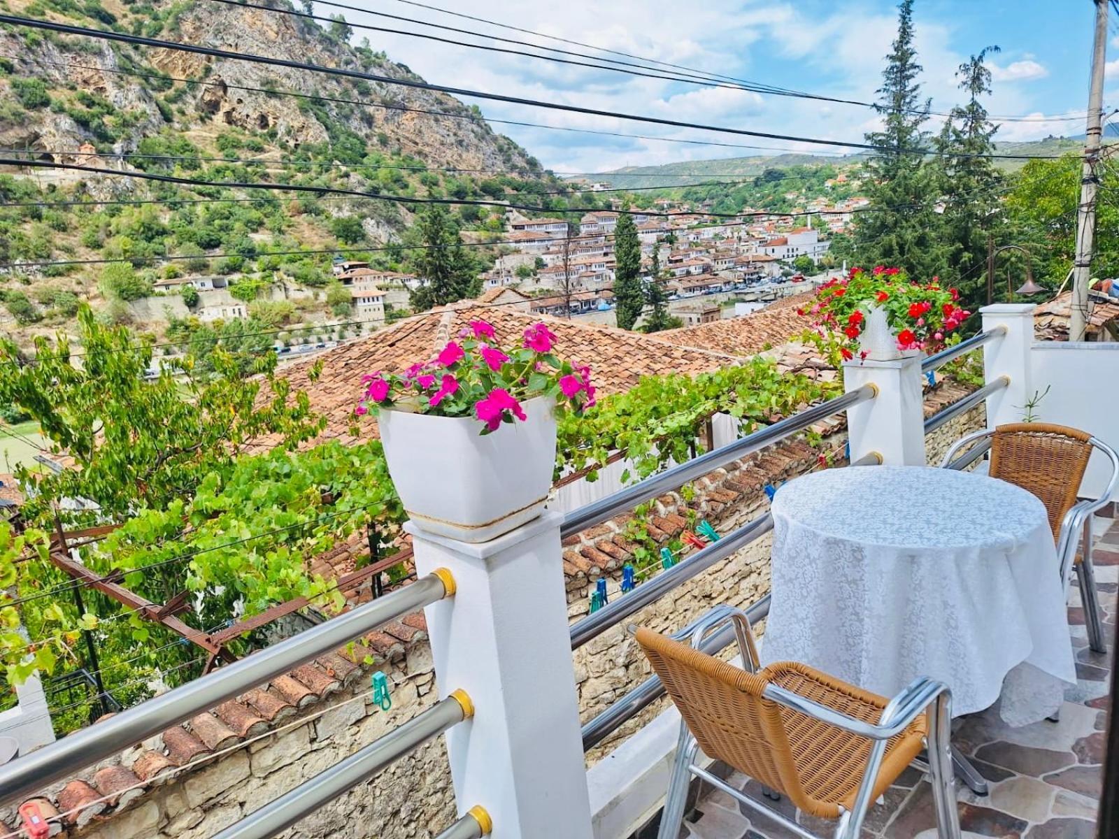 Guesthouse Riverside Berat Kültér fotó